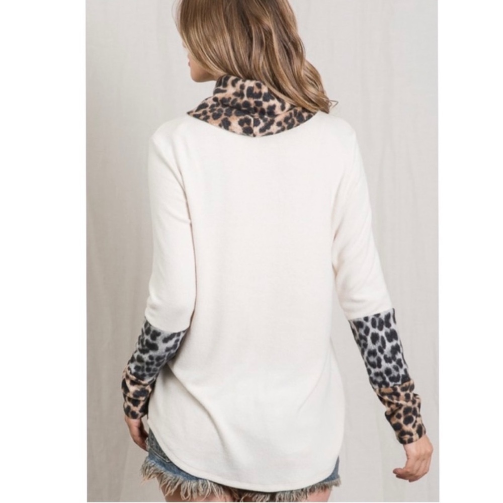 New! Soft Leopard Print Trim Cowl Neckline rounded slit Hemline Top - Picture 9 of 13